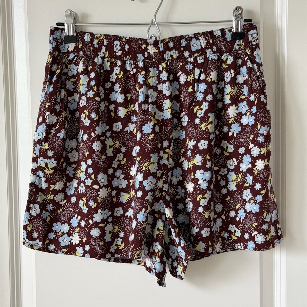 bp High Waist Blue Floral Print Cozy Soft Two Pockets Shorts-M
